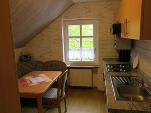 Lägenhet | Eget kök | Ugn, vattenkokare och barnstol