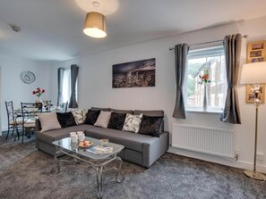 Apartment | Living area - Beach Walk Apartment in Skinningrove (Saltburn-by-the-Sea)