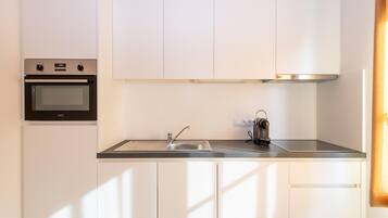 House | Private kitchen | Electric kettle, toaster, high chair