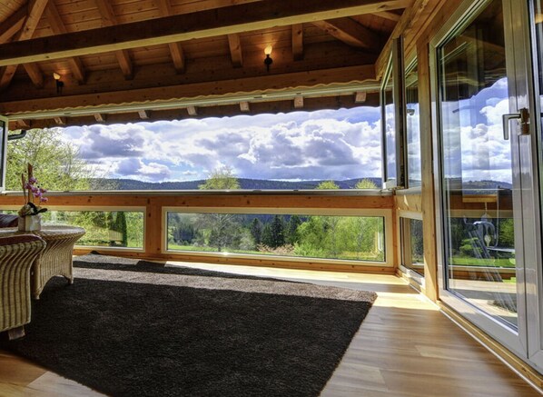 Pemandangan dari hartanah