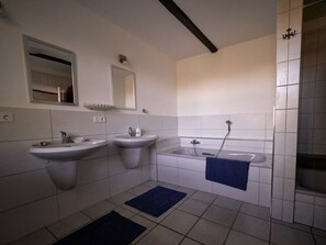 House | Bathroom - Holperdorp Comfortable Holiday Residence (Lienen)