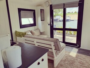 Mobile Home | Living room