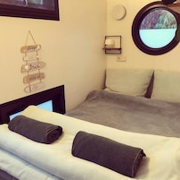 Trailer | 1 quarto, individualmente mobiliados, roupa de cama