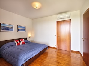 4 chambres, bureau, fer et planche à repasser, Wi-Fi gratuit