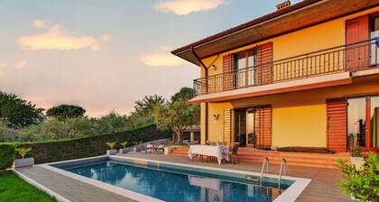 Regarda - Villa Celebrity with pool and stunning lake view