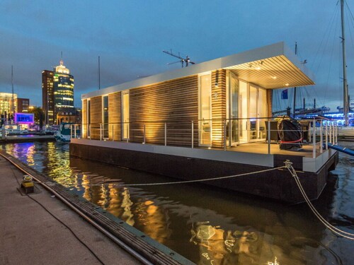 Houseboat Possibility 7