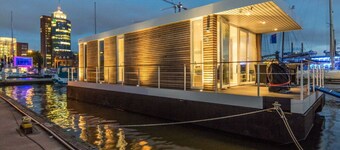 Houseboat Possibility 7
