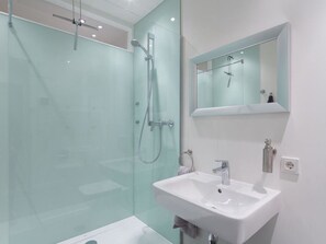 Mobile Home | Bathroom