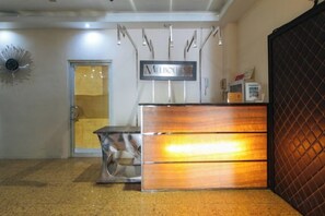 Lobby - RedDoorz @ Melbourne Suites Makati (Makati)