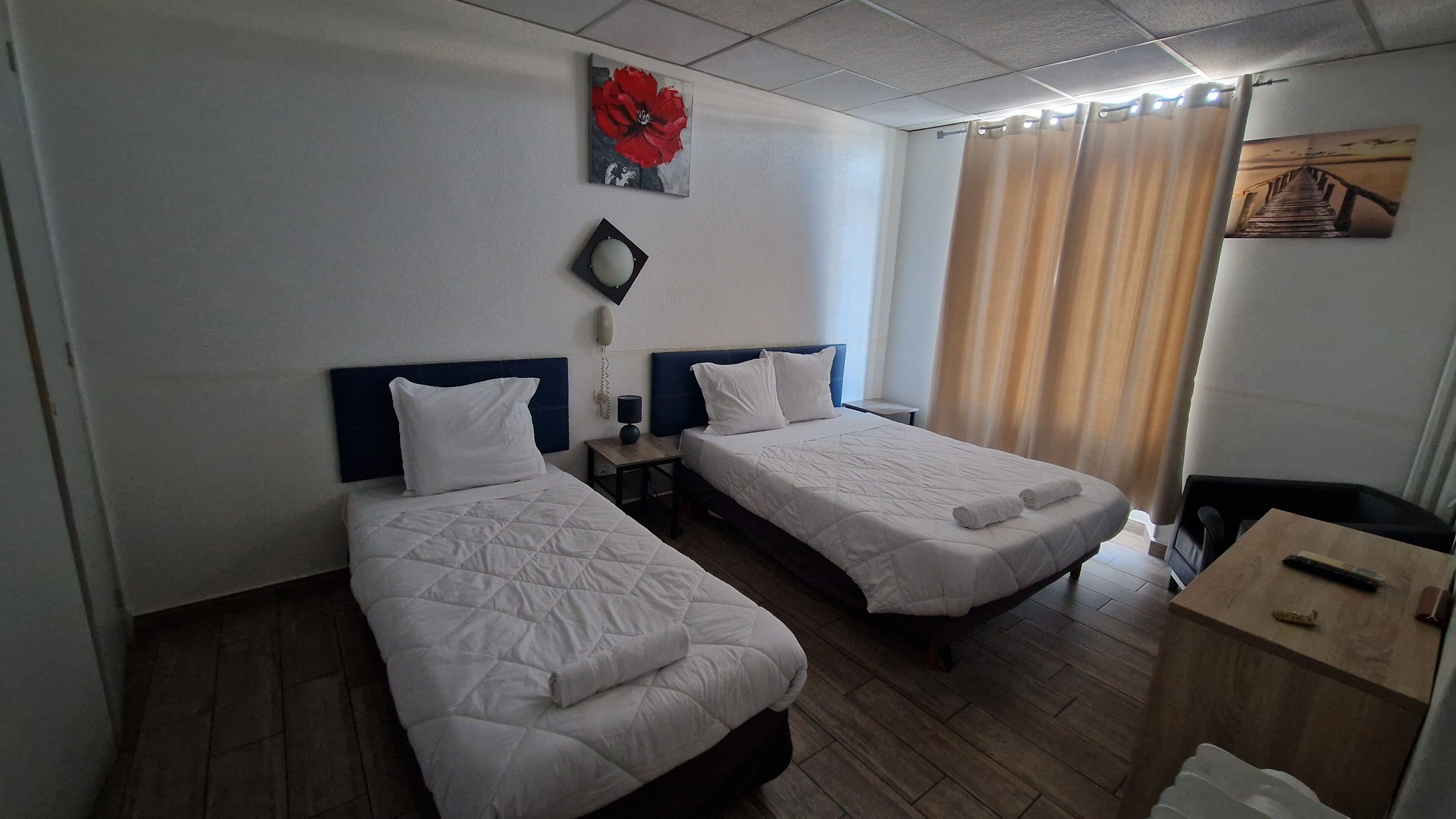 Triple Room | Desk, soundproofing, free WiFi