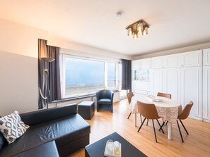 Apartment | Living room - Cosy Studio With Sleeping Area and sea View (Middelkerke)