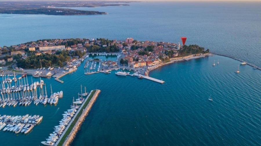 Apartment in Istria With Sea View & Bubble Bath