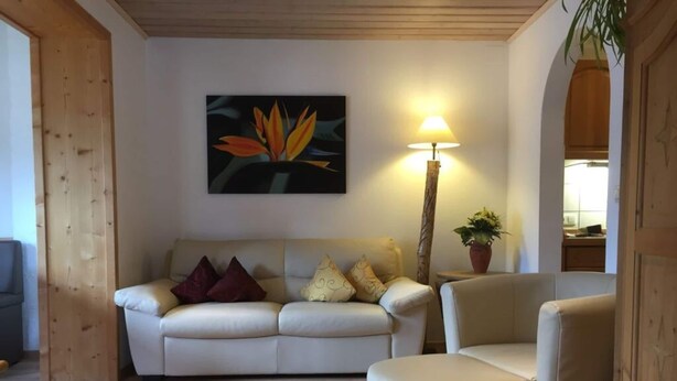 Living area - Snug Apaartment in Oberammergau (Oberammergau)