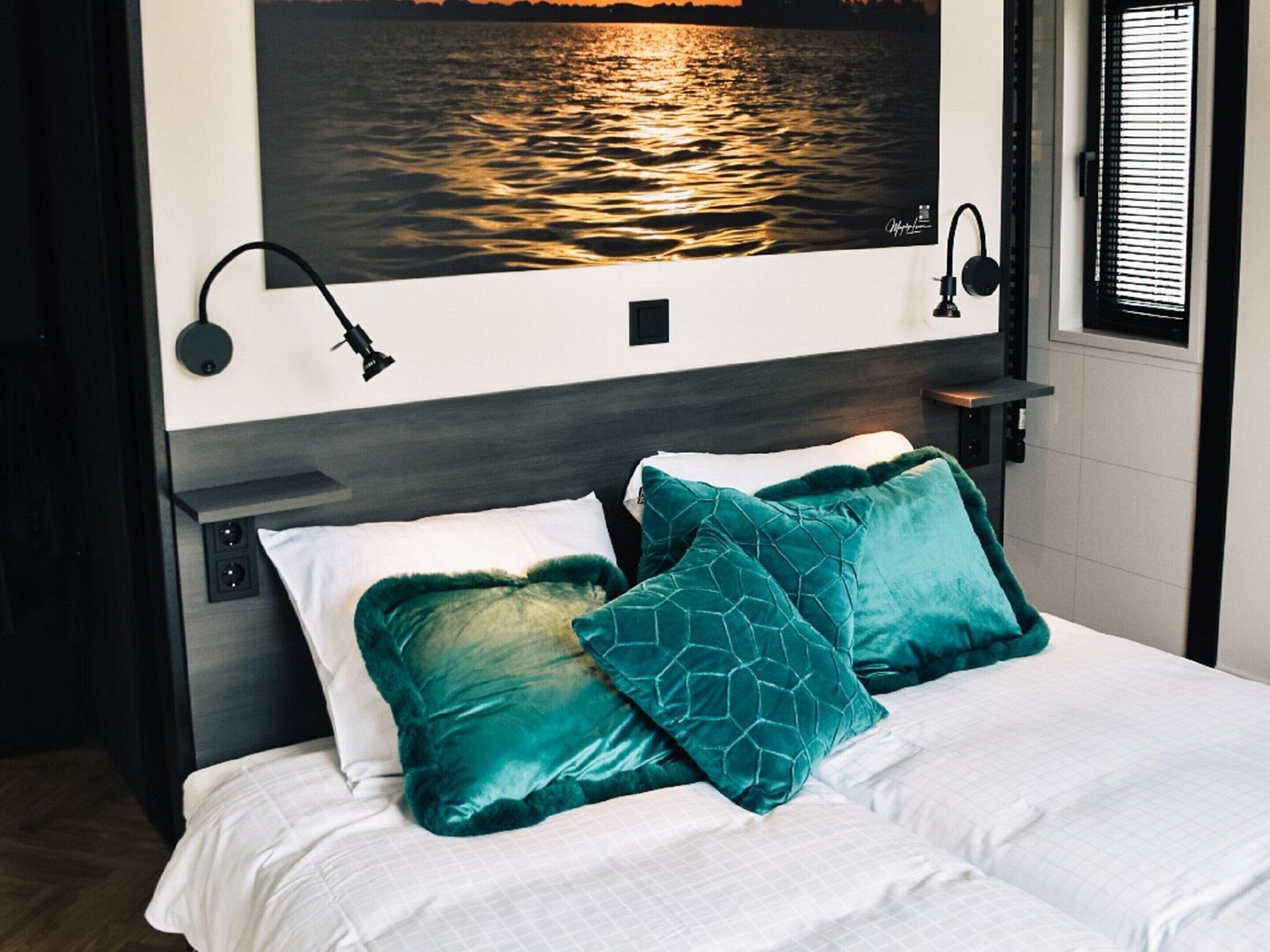 House | 2 bedrooms, individually furnished, bed sheets