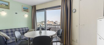 Spacious Studio Near Seafront