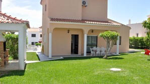Exterior - Spacious Villa in the Resort of Vilamoura With Private Swimming Pool (Loulé)