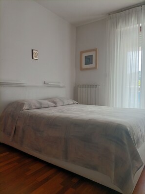 2 bedrooms, desk, iron/ironing board, free WiFi - 2 Bedroom Apartment in Pescara (Pescara)
