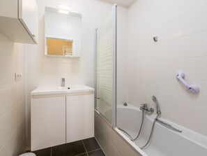 Apartment | Bathroom