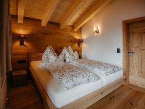 Chalet | 4 bedrooms, individually furnished, bed sheets - Chalet Salzach Near Ski Lift & Spa (Bramberg am Wildkogel)