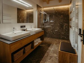 Chalet | Baño | Regadera 