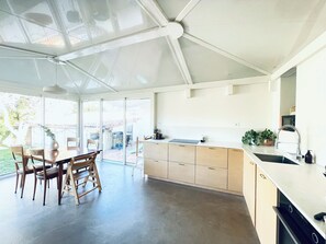 Microwave, oven, stovetop, dishwasher