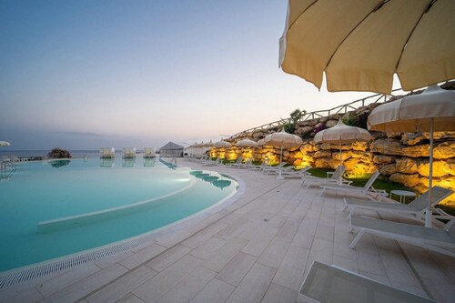 Apartment With Garden or Terrace Near sea