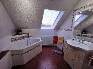 Apartment | Badezimmer | Handtücher