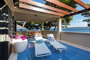 Property grounds - Beachfront Villa Zara  (Mimice)