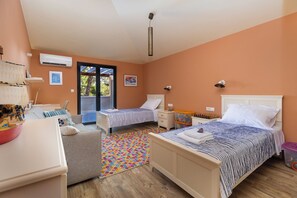 4 chambres, bureau, fer et planche Ă repasser, accĂšs au Wi-Fi (inclus)