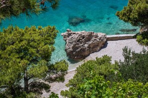 On the beach - Beachfront Villa Zara  (Mimice)