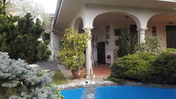 Vila | Detail eksterior