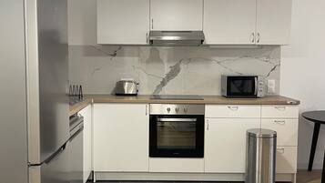 Micro-ondes, four, plaque de cuisson, lave-vaisselle