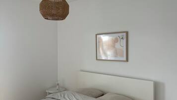 2 slaapkamers, een strijkplank/strijkijzer, wifi, beddengoed