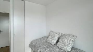 2 chambres, fer et planche Ă repasser, Wi-Fi, draps fournis