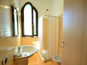 Villa | Bathroom - Villa in Alghero With Pool & Near Town (Alghero)