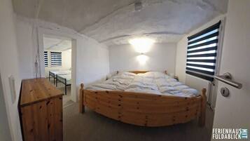 2 Schlafzimmer, Bügeleisen/Bügelbrett, Reisekinderbett, WLAN