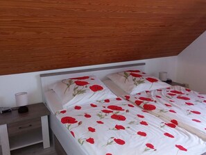 Apartment | 3 bedrooms, individually furnished, iron/ironing board - Holiday Apartment Hoffmann (Odderade)