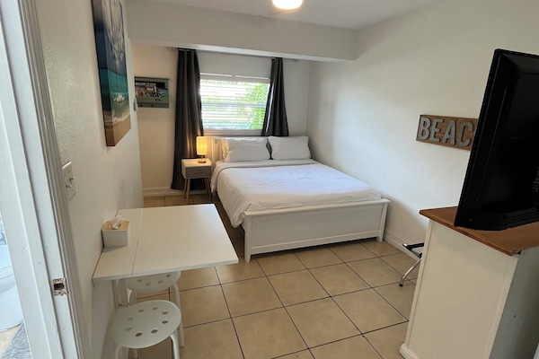 1 chambre, fer et planche Ă repasser, Wi-Fi, draps fournis