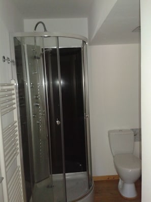 Shower, toilet paper