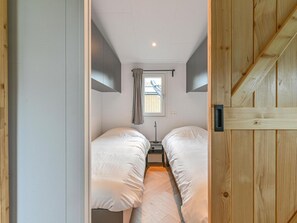 Chalet | 2 bedrooms, individually furnished