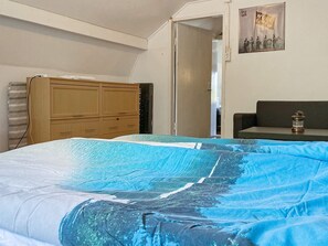 House | 5 bedrooms, individually furnished