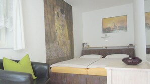 House - "zum Nixenteich" Comfortable Holiday Residence (Dresden)