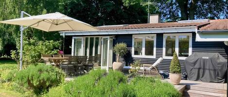 House | Outdoor dining