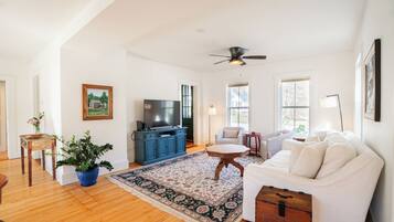 Smart-tv, eldstad och printers