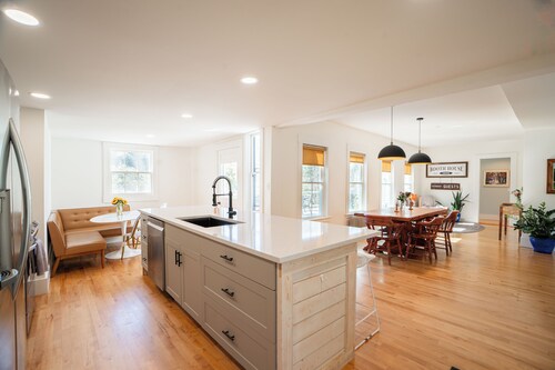 Historic Riverfront House: 5 Bedrooms 3.5 Baths on 5 Acres