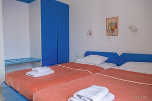 In-room safe, soundproofing, free WiFi, bed sheets - Enplo Apartments (Hersonissos)