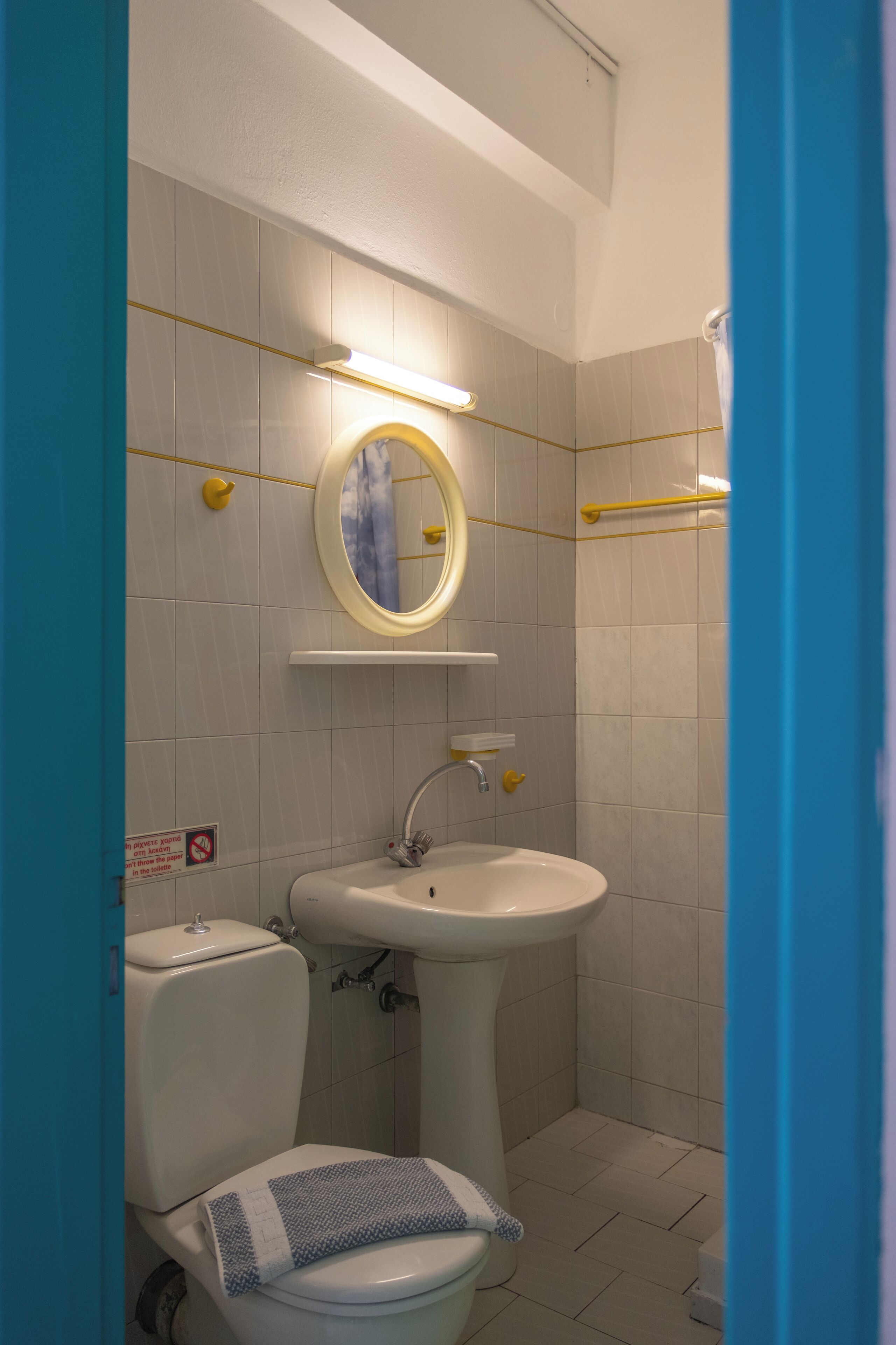 Shower, free toiletries, towels, toilet paper