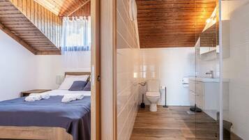 House | 4 bedrooms, individually furnished, iron/ironing board