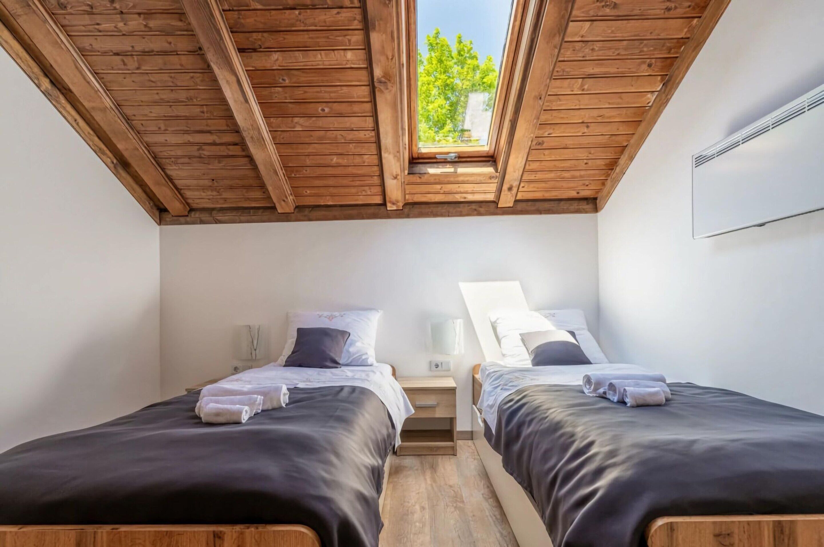 House | 4 bedrooms, individually furnished, iron/ironing board