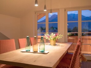 Dining - Plaatsje in het Mesnerhuis (Lenggries)